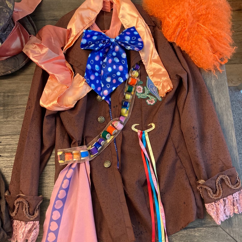 Disney’s Men’s Mad Hatter costume